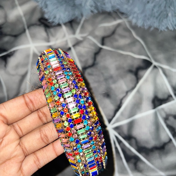 Hair loop - Picture 2 of 2